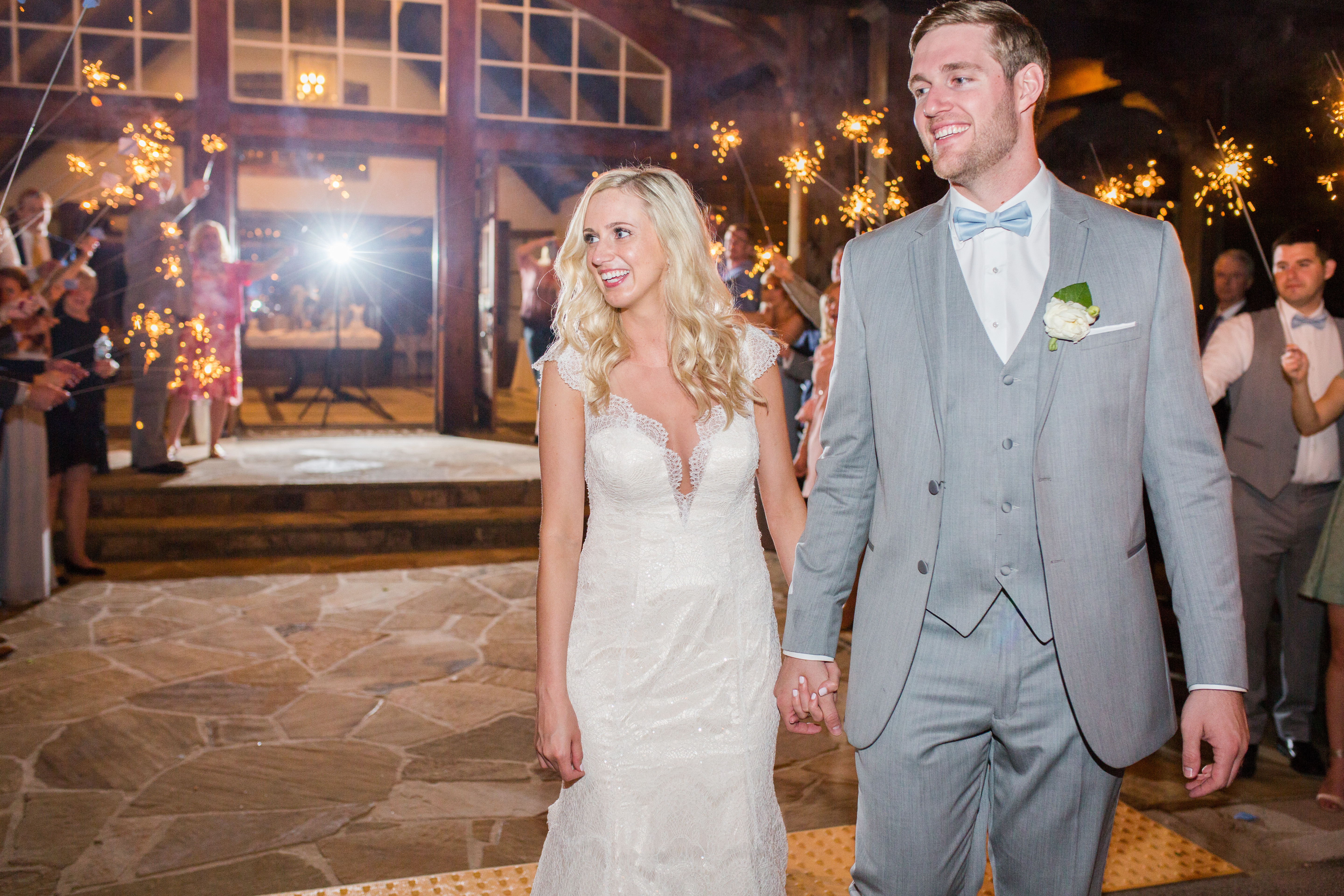 HOW TO PHOTOGRAPH SPARKLER EXITS | ABBY WALLER PHOTOGRAPHY